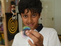 Британский школьник-гений превзошел по IQ Эйнштейна и Хокинга