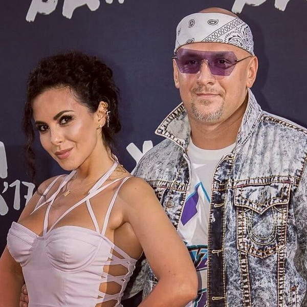 Настя Каменских поразила пикантным нарядом на фестивале в Баку