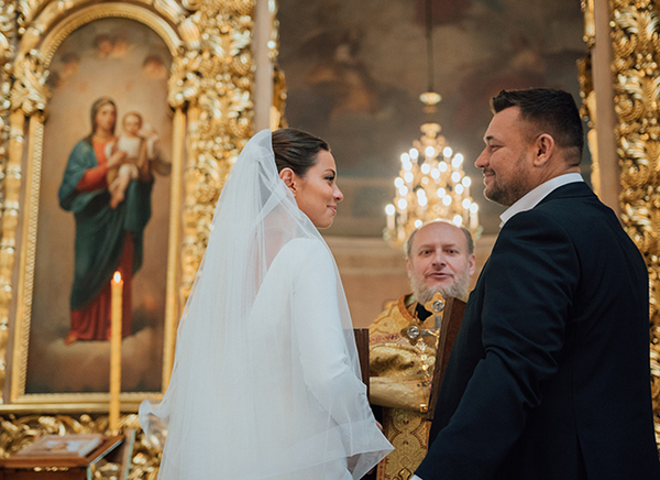 Вокалист Руки вверх Сергей Жуков обвенчался с женой после 10 лет брака