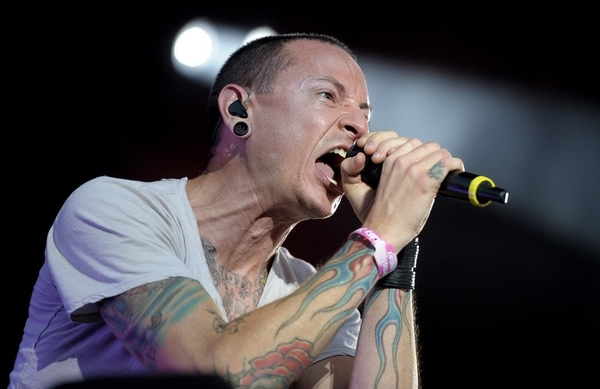Вдова солиста Linkin Park впервые прокомментировала смерть мужа
