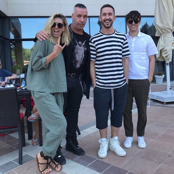 Вера Брежнева похвасталась совместным фото с солистом группы Rammstein