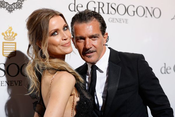 56-летний Антонио Бандерас тайно обручился с 37-летней возлюбленной