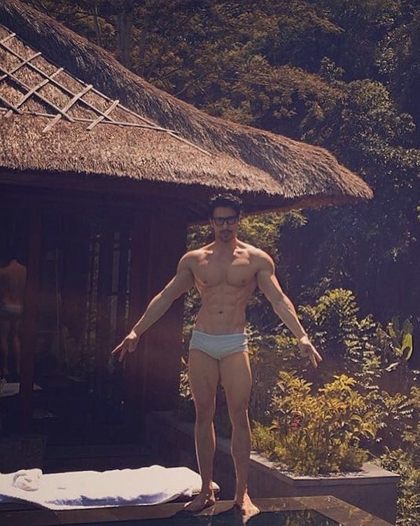 Вечная молодость: 50-летний манекенщик покоряет женские сердца