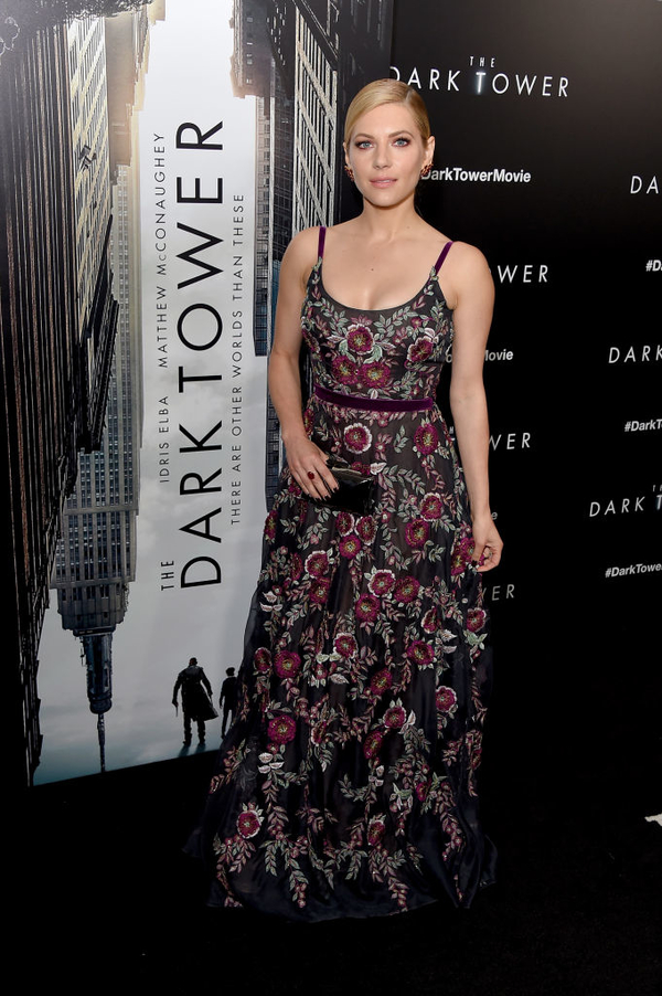 Кэтрин Винник посетила премьеру фильма в роскошном платье