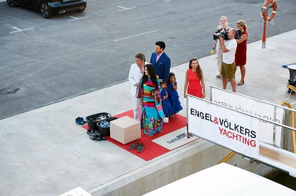 facebook.com/kamaliya.zahoor