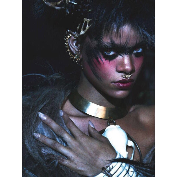 Рианна создала именную линию косметики