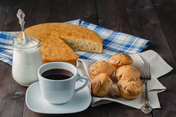 Как приготовить кукурузный пирог с черничным соусом