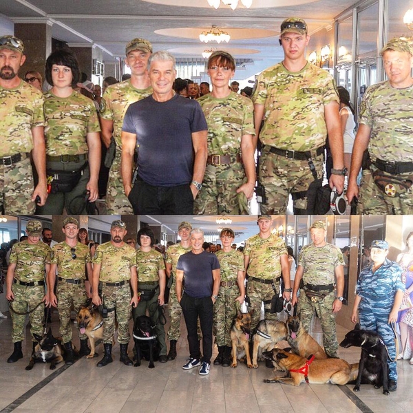 Олег Газманов выступил с концертами в Донецке и Луганске