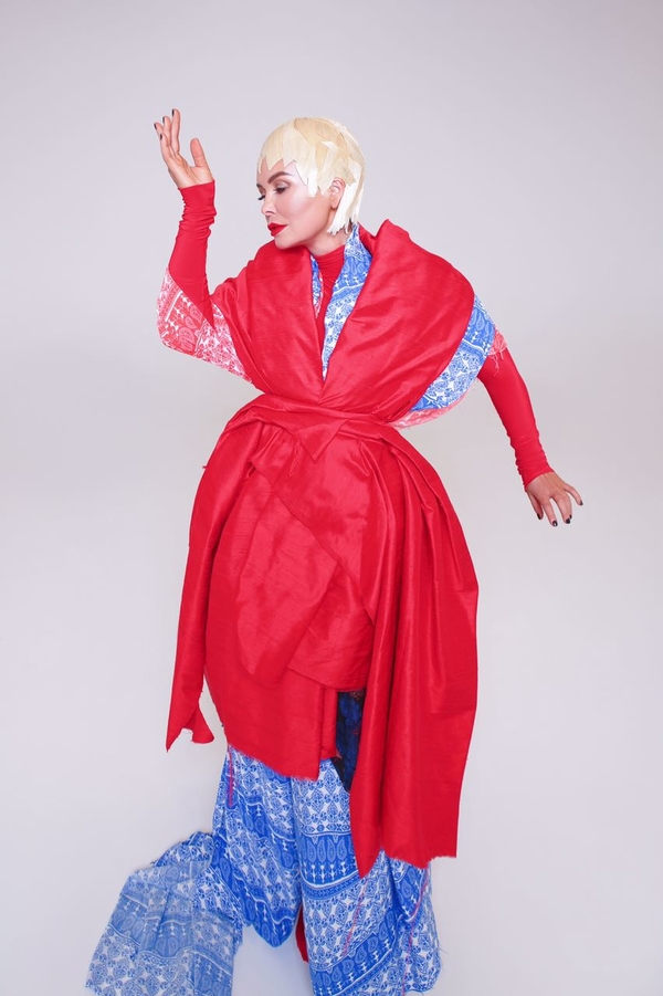 Ассия Ахат совершила магический ритуал и "превратилась" в куклу