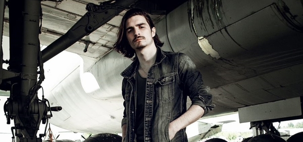 Финалист Голосу країни запустил скандальный влог о звездах шоубиза