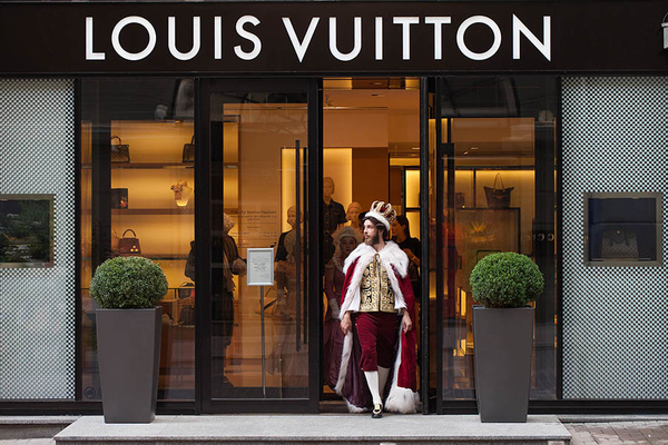 Бумбокс представили сразу два клипа на песню Голий король