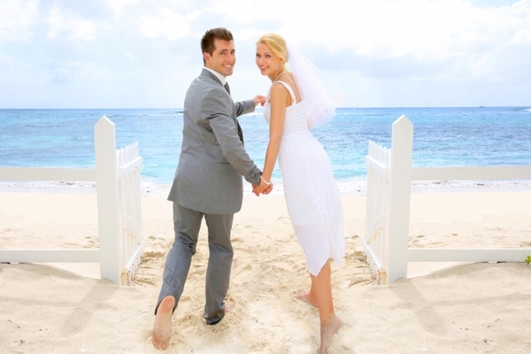 Свадьба на море: идеи образов для жениха и невесты