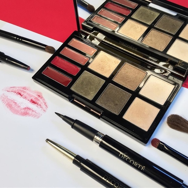 Звездная косметичка: Кейт Мосс выпустит собственную линию косметики