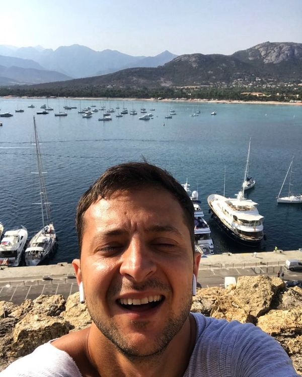 Владимир Зеленский поделился забавными снимками с отдыха