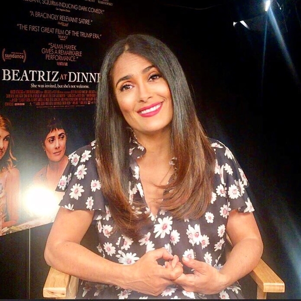 50-летняя Сальма Хайек показала фигуру в купальнике