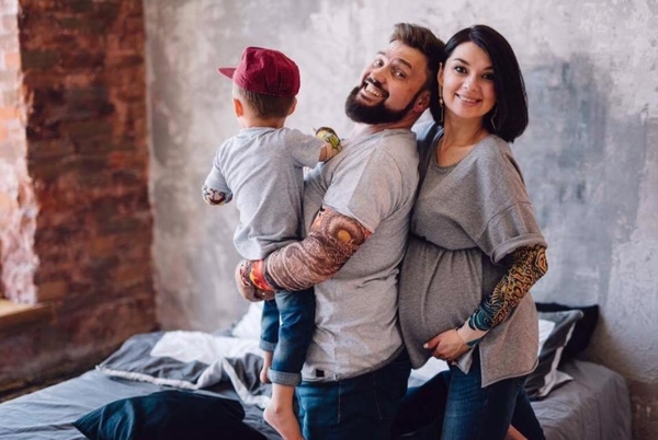 Ведущий Григорий Герман поделился фото с новорожденным сыном