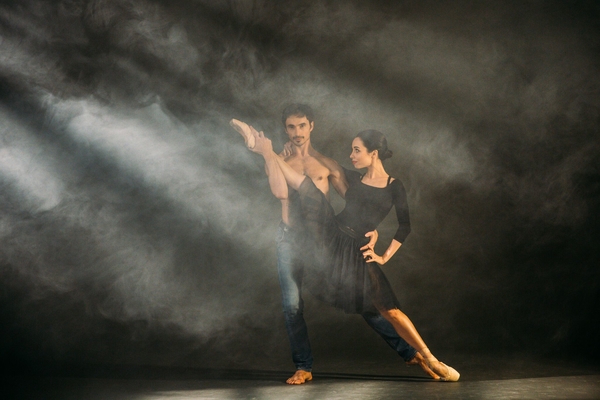 Екатерина Кухар и Александр Стоянов снялись в любовной фотосессии