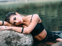 Поза недели: Горячая софа