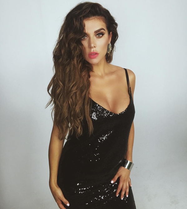 Анна Седокова подтвердила разрыв с отцом третьего ребенка