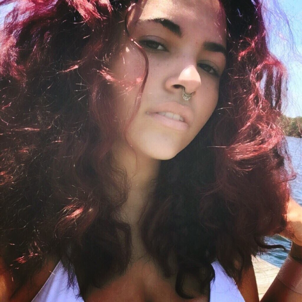 Вдова Дэвида Боуи поделилась редким снимком их повзрослевшей дочери