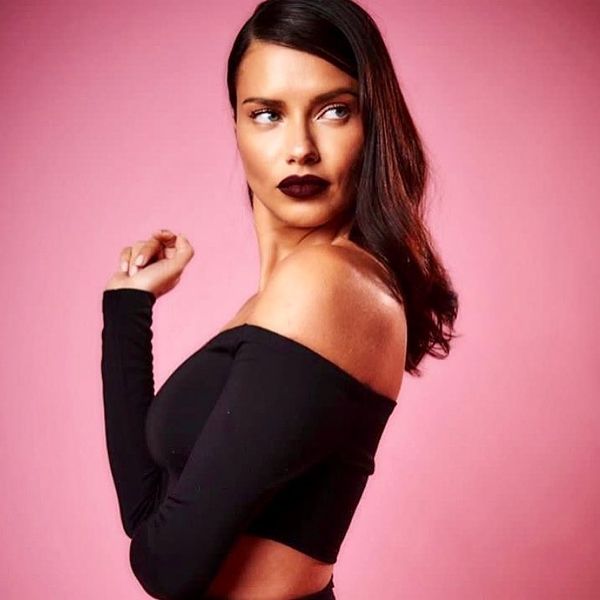 Адриана Лима продемонстрировала смелый образ