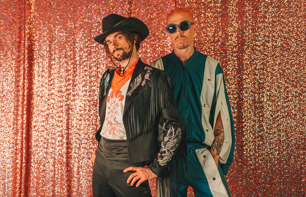 Группа АГОНЬ примерила роли сутенеров в новом видео