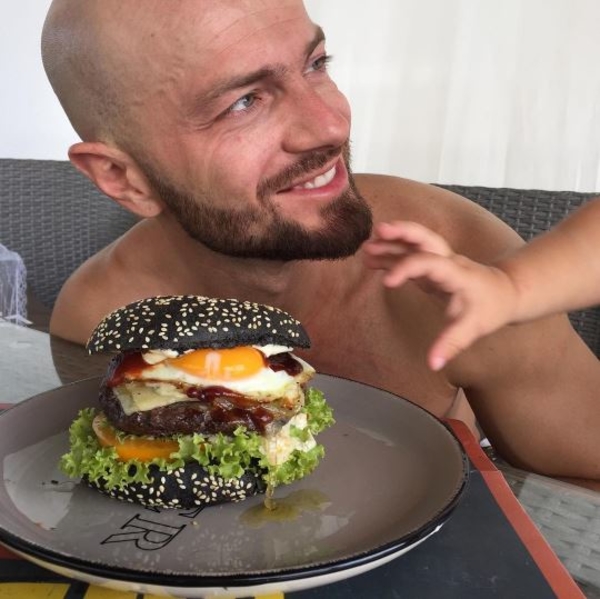 Яма рассказал о воспитании сына и первом знакомстве с Могилевской