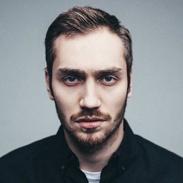 Холостяк 8: сексуальные фото Рождена Ануси