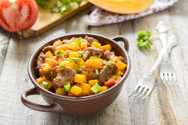 Как приготовить тушеную говядину: ТОП-5 рецептов