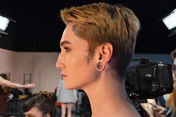 Девушка с татуировками на лице стала участницей шоу Топ-модель по-украински