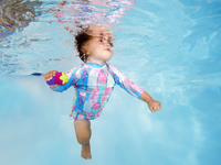 Как обезопасить малыша в воде: 3 совета родителям