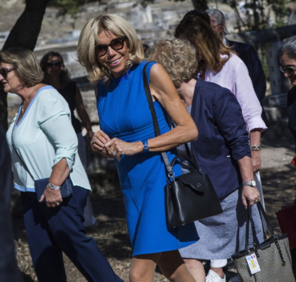 Брижит Макрон посетила Грецию в наряде от Louis Vuitton