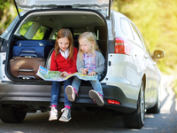 Чем занять ребенка во время долгой поездки на машине