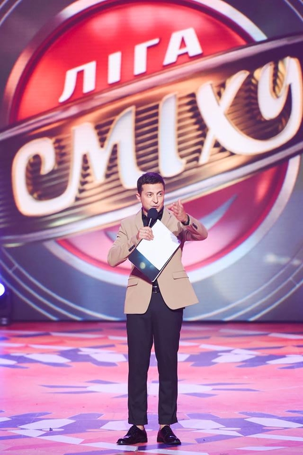 Кому идет больше: Зеленский надел пиджак любимого бренда Киану Ривза