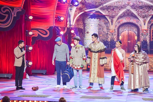 Кому идет больше: Зеленский надел пиджак любимого бренда Киану Ривза