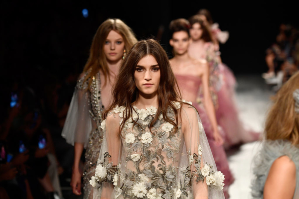 Эстетическое наслаждение: Marchesa представил невероятную коллекцию платьев