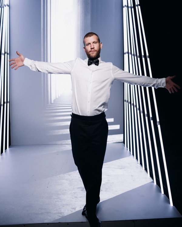 Ивану Дорну вместо премии вручили в Москве бутылку виски