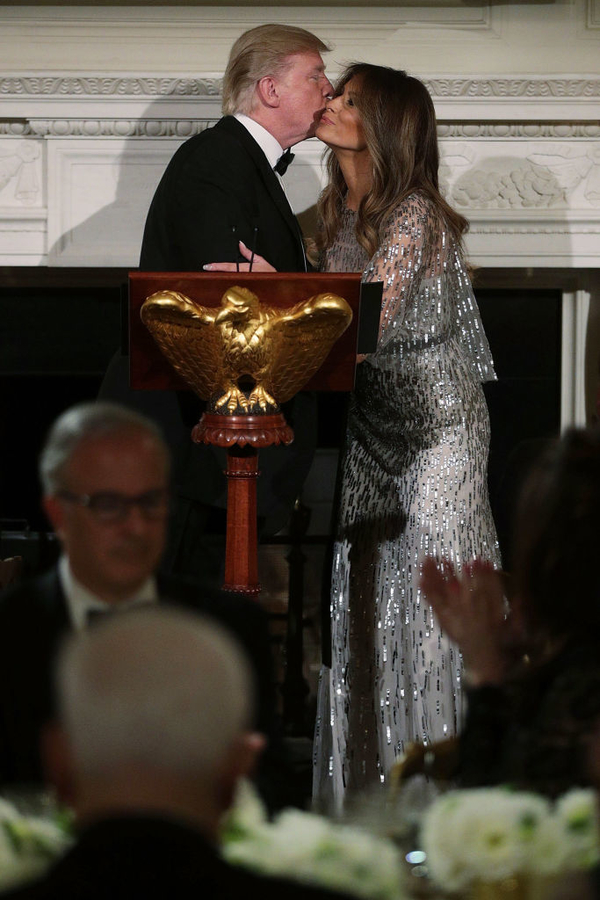 Меланья Трамп впечатлила публику эффектным платьем