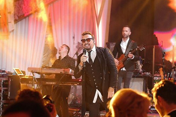 instagram.com/explore/tags/karenlilitwedding