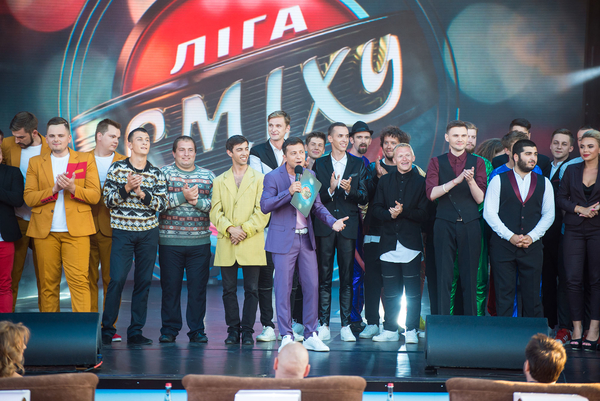 Лига смеха: Оля Полякова вышла на сцену в образе тибетского монаха