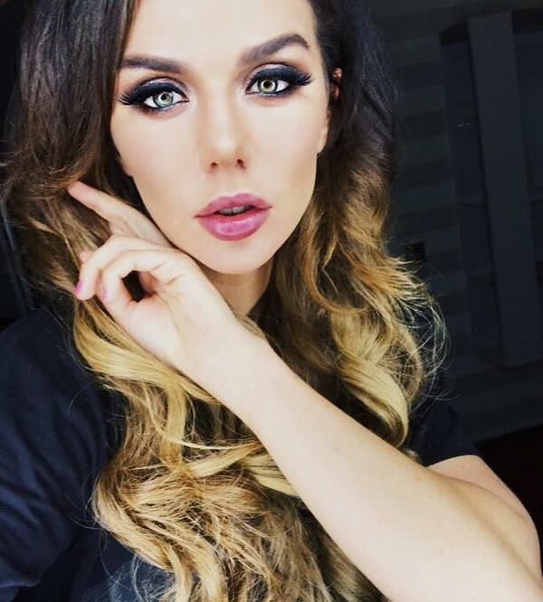 Похудевшая Анна Седокова похвасталась фигурой в бикини