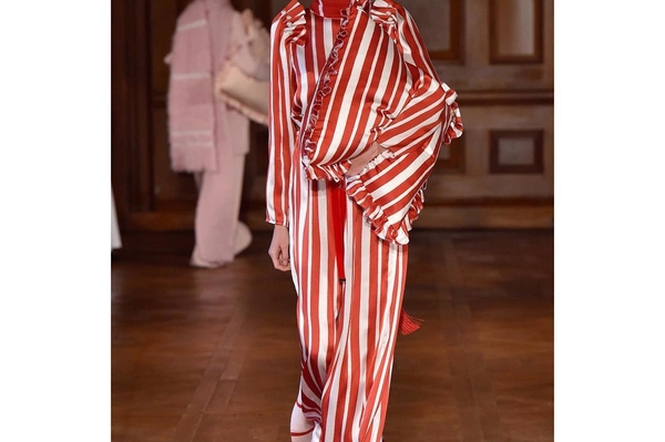 instagram.com/motherofpearl