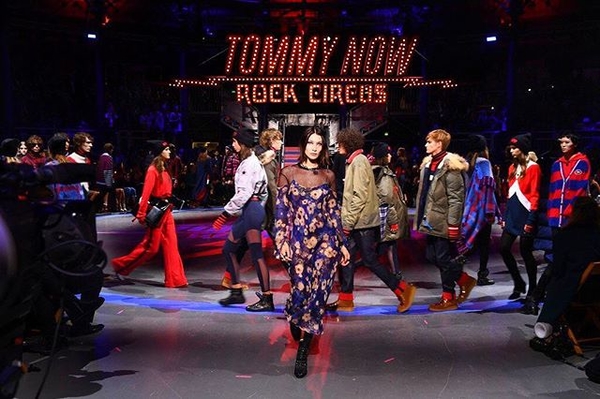 Сестры Хадид блеснули в показе Tommy Hilfiger