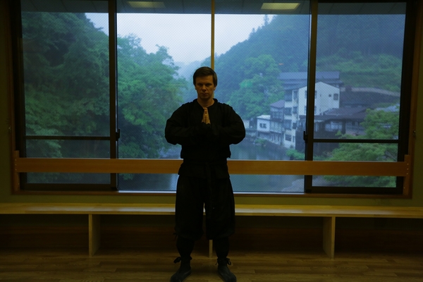 В новом выпуске Світ навиворіт покажут японскую свадьбу Дмитрия Комарова