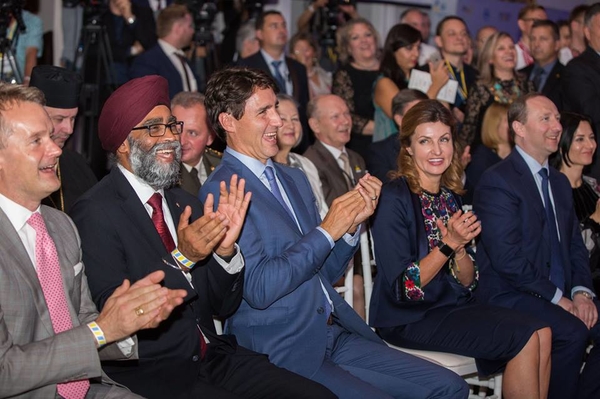 Марина Порошенко в Канаде восхитила элегантным образом