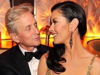 Именинники Кэтрин Зета-Джонс и Майкл Дуглас: семейные фото звездной пары