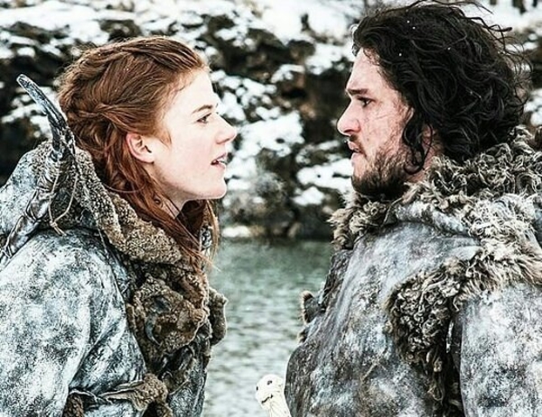 Звезды Игры престолов Кит Харингтон и Роуз Лесли объявили о помолвке