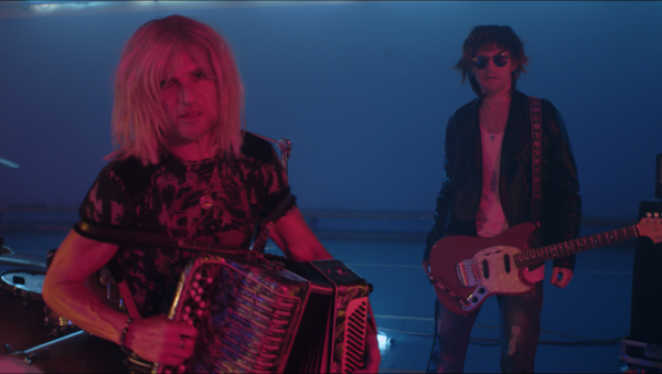 Группа ВВ презентовала необычный клип в стиле гранж