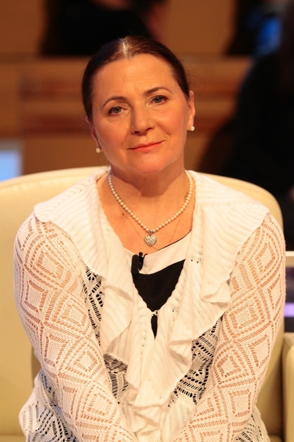 Нина Матвиенко повисела на тросах в спортивном зале