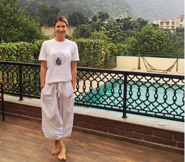 Анита Луценко уехала в Индию без мужа и ребенка